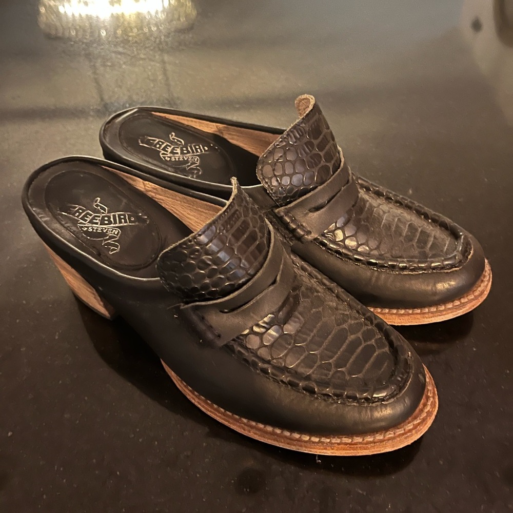 Freebies by Steven Collins mules